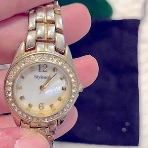 Style & Co. | Accessories | Elegant Motherofpearl Diamond  display picture 3